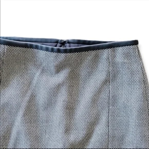 Express Pencil Skirt with black leather like trim Size 0 🌟 1 day SALE - Picture 2 of 4